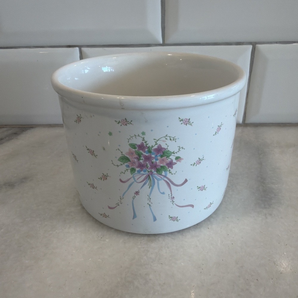 Vintage Russ &Berries Co Crock With Flowers OLA05